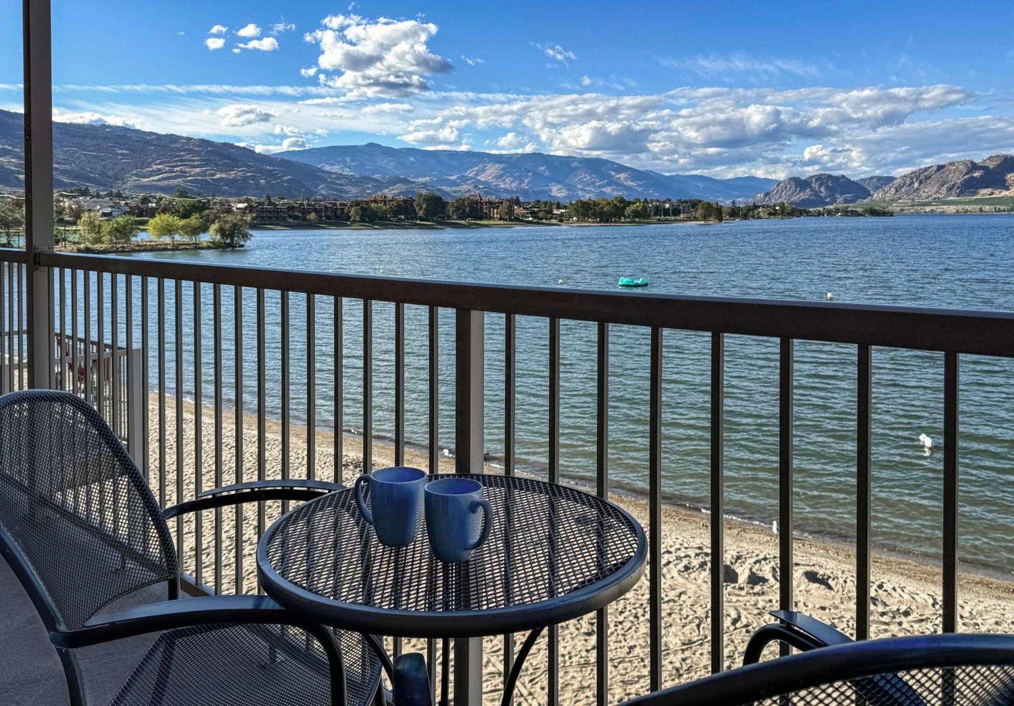 Coast Osoyoos Beach Hotel Exteriör bild