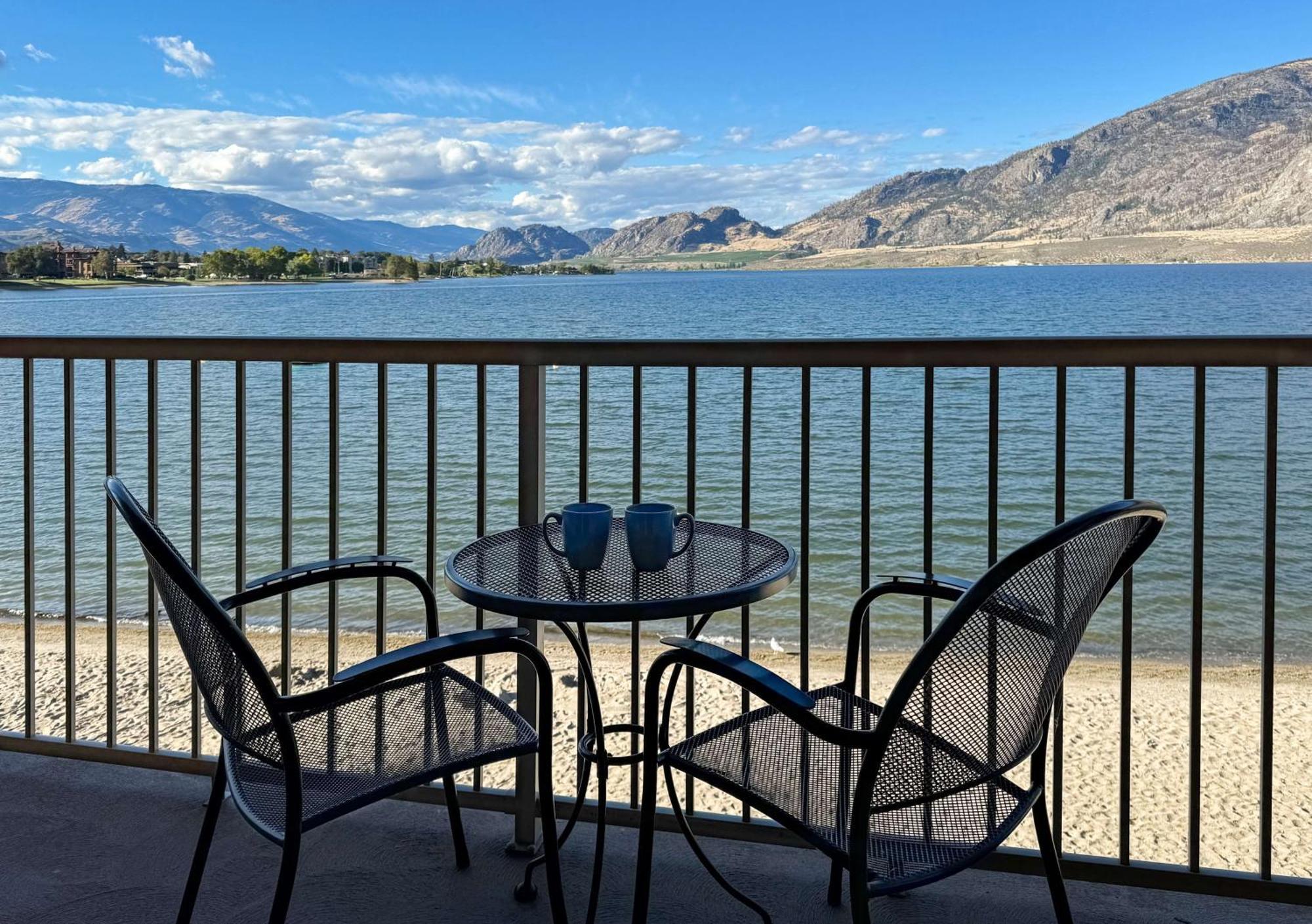 Coast Osoyoos Beach Hotel Exteriör bild