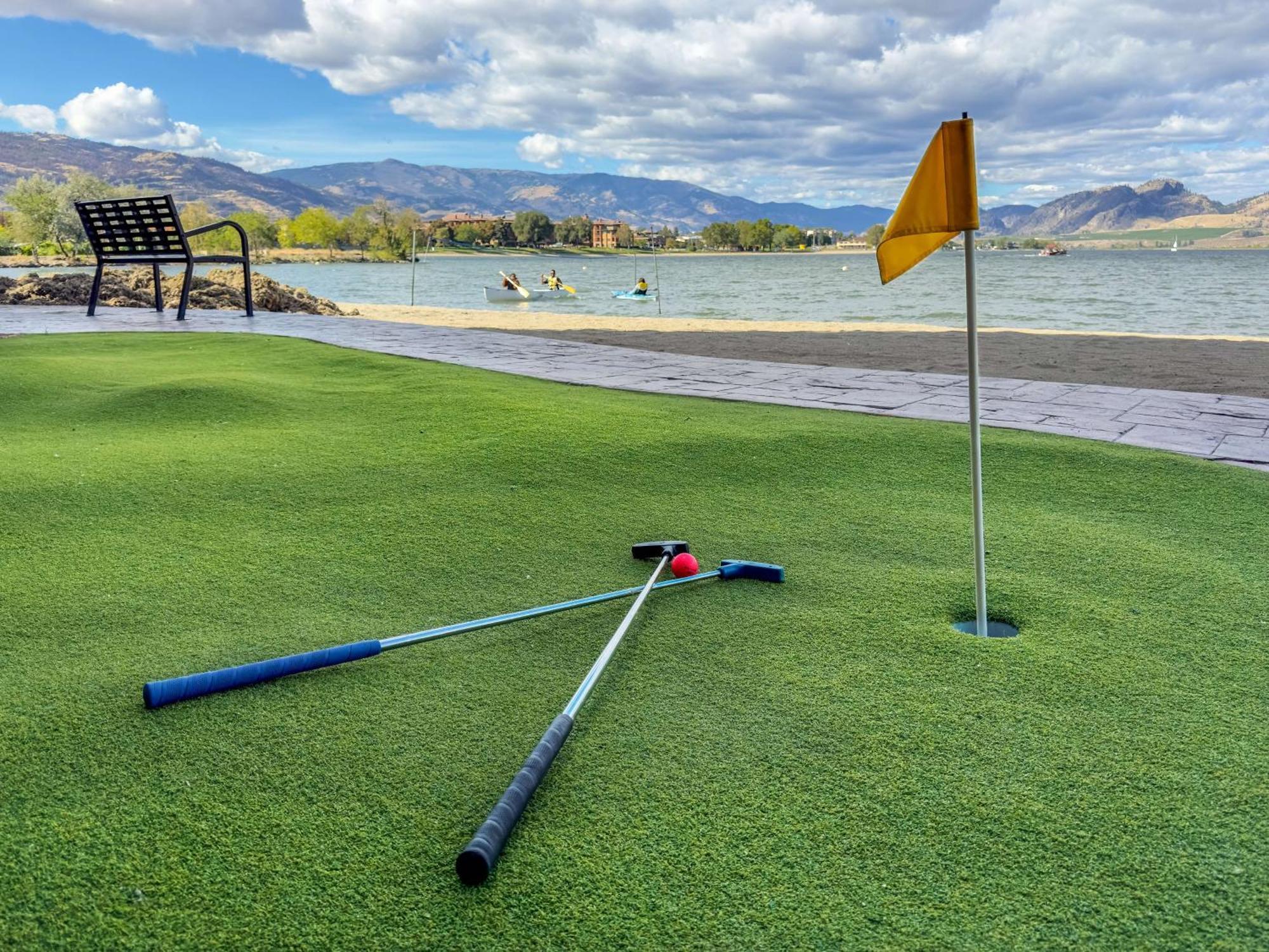 Coast Osoyoos Beach Hotel Exteriör bild
